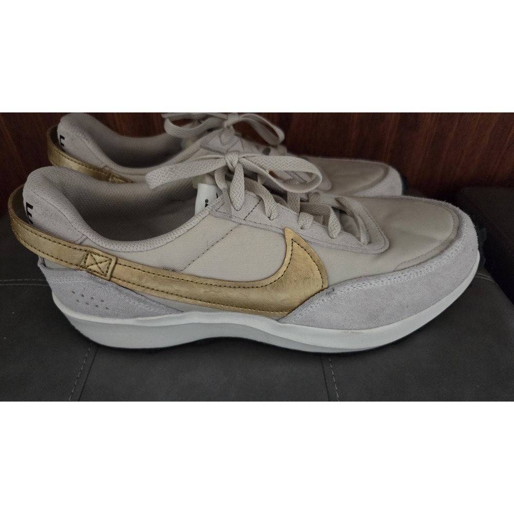 Nike Womens Sz 10 Waffle Debut Ivory Light Orewood Brown Metallic Gold Shoes